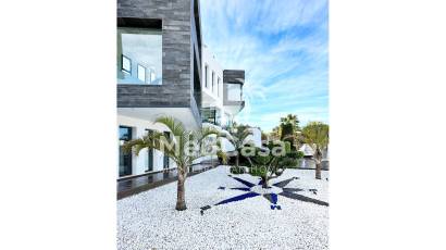 Resale - Villa -
Jávea - Cansalades