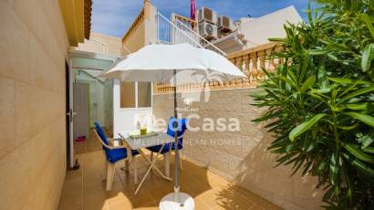 Resale - Semi detached  -
Torrevieja - Nueva Torrevieja - Aguas Nuevas