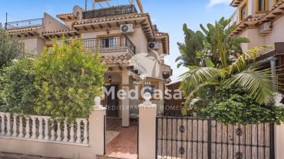 Resale - Townhouse -
Orihuela Costa - La Regia