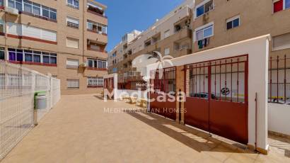 Segunda mano - Apartamento -
Torrevieja - El Molino