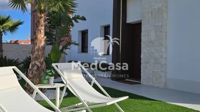 Neubau - Doppelhaushälfte -
Golf Vistabella