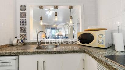 Resale - Apartment -
Orihuela Costa - Campoamor