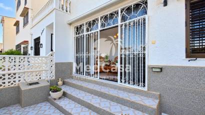 Wiederverkauf - Reihenhaus -
Torrevieja