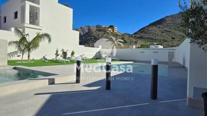 New Build - Townhouse -
Cox