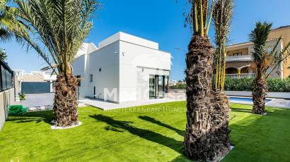 Obra nueva - Villa -
Orihuela Costa