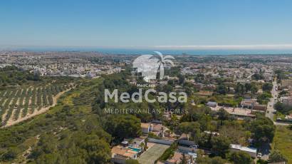 Wiederverkauf - Villa -
Orihuela Costa - Villamartín