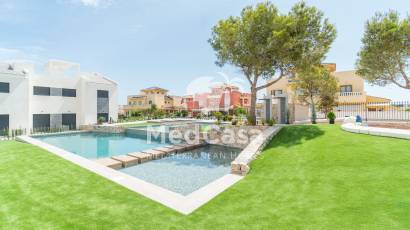 Neubau - Erdgeschosswohnung -
Torrevieja