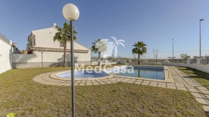 Neubau - Reihenhaus -
San Miguel de Salinas