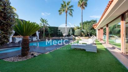 Resale - Villa -
Calpe