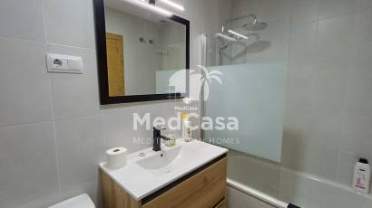Segunda mano - Apartamento planta baja -
Roldan