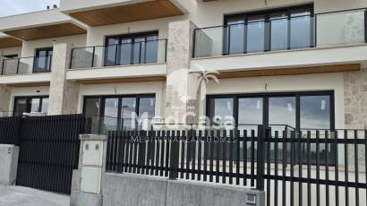 Neubau - Reihenhaus -
Monforte del Cid