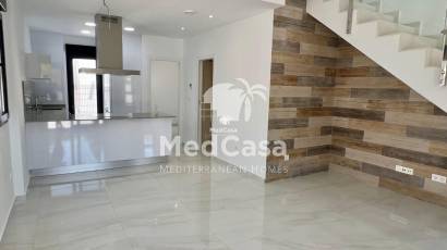 Obra nueva - Semi pareado -
Polop de La Marina