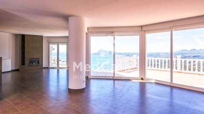 Resale - Villa -
Altea