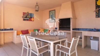 Resale - Villa -
Moraira - Benimeit