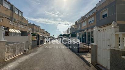 Resale - Townhouse -
Orihuela Costa - Playa Flamenca