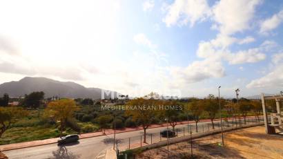 Resale - Townhouse -
Redován - Redovan - Town