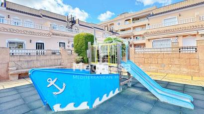 Wiederverkauf - Eckreihenhaus -
Orihuela Costa - Villamartín