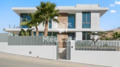 Obra nueva - Villa -
Benidorm