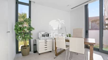 Neubau - Villa -
Benidorm