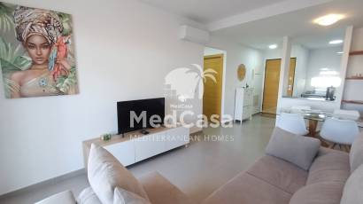 Segunda mano - Apartamento planta baja -
Roldan