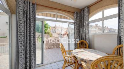 Segunda mano - Apartamento planta baja -
Torrevieja - Nueva Torrevieja - Aguas Nuevas