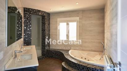 Resale - Villa -
Altea