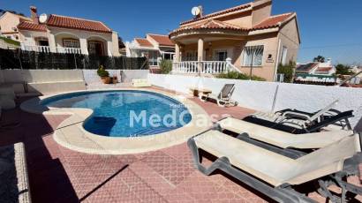 Segunda mano - Villa -
Ciudad Quesada - Rojales