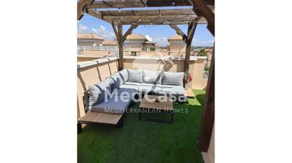 Segunda mano - Adosado esquina -
Orihuela Costa - Villamartín