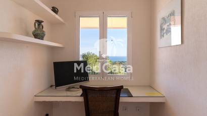 Resale - Villa -
Moraira - Benimeit