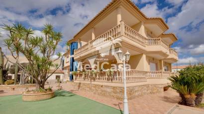 Resale - Villa -
Orihuela Costa - Hurchillo