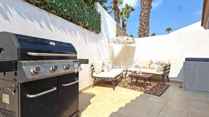Resale - Villa -
Orihuela Costa - Villamartín