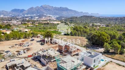 Obra nueva - Villa -
Polop de La Marina