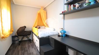 Resale - Townhouse -
Redován - Redovan - Town