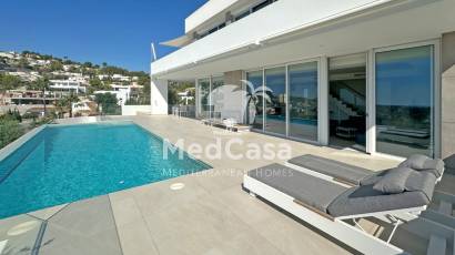 Resale - Villa -
Moraira - Benimeit