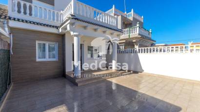 Resale - Semi detached  -
Torrevieja - El chaparral