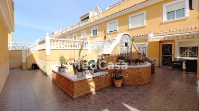 Resale - Townhouse -
Benijofar