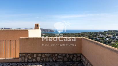 Resale - Villa -
Moraira - Benimeit