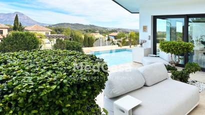 Resale - Villa -
Jávea - Cansalades