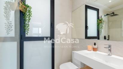 Obra nueva - Semi pareado -
Dolores