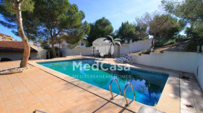 Resale - Villa -
Mil Palmeras