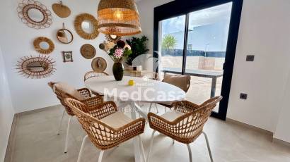 Obra nueva - Villa -
Benijofar