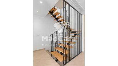 Obra nueva - Semi pareado -
Dolores