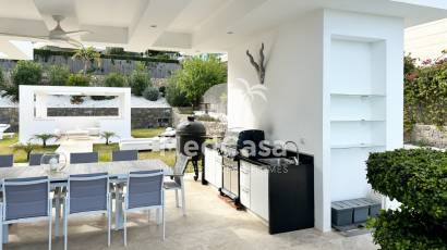 Resale - Villa -
Jávea - Cansalades