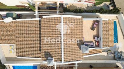 Resale - Villa -
Orihuela Costa - Villamartín