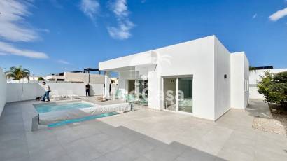 Neubau - Villa -
Benijofar