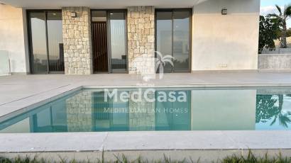 Obra nueva - Villa -
Finestrat