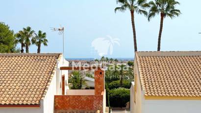 Resale - Villa -
Orihuela Costa - Villamartín