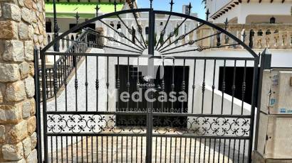 Segunda mano - Villa -
Orihuela Costa - La Zenia