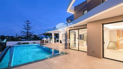 Obra nueva - Villa -
Benissa