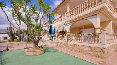 Resale - Villa -
Orihuela Costa - Hurchillo